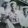 Советских моряков встречали цветами