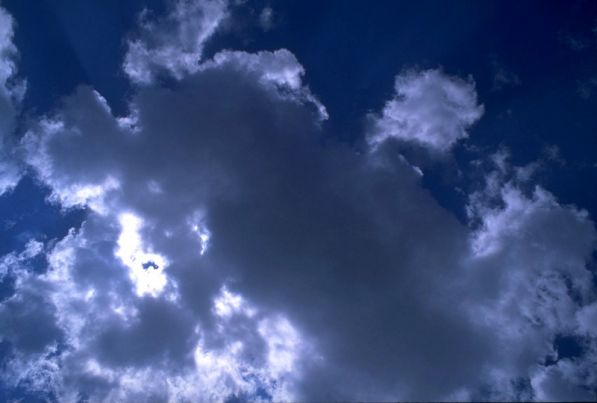 cloud004.jpg