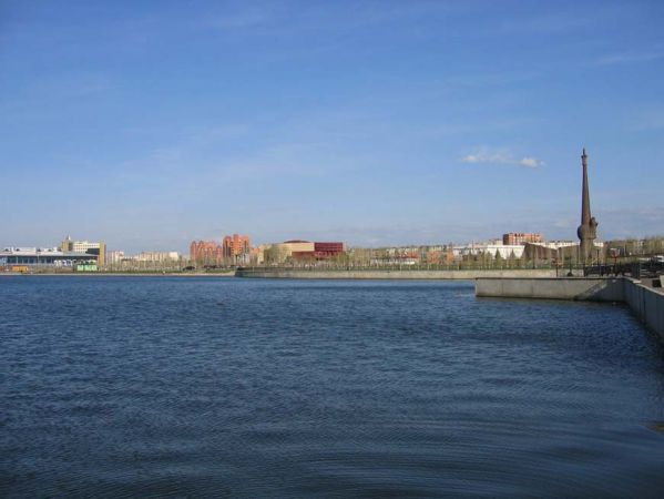 Astana-Grebnoy-Kanal.jpg